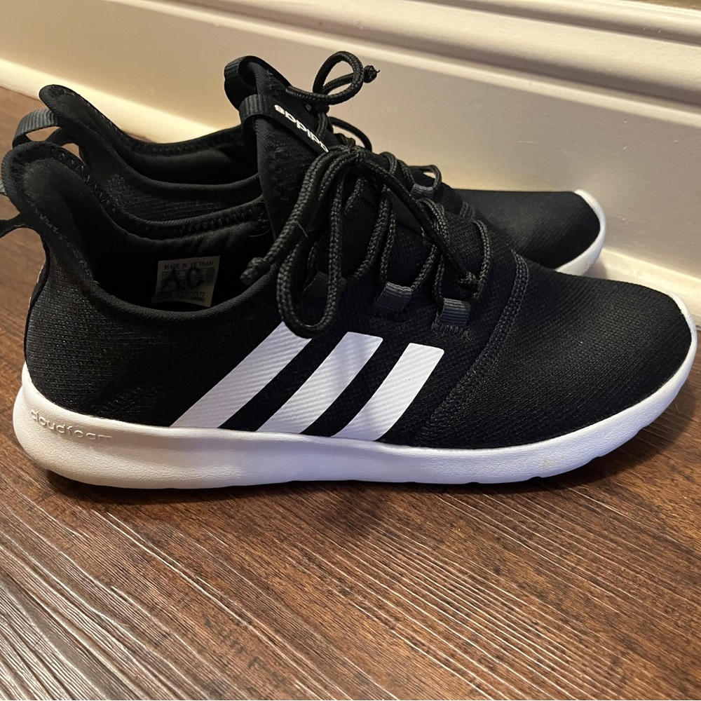 Adidas Cloudfoam Tennis Shoes (W 8.5)